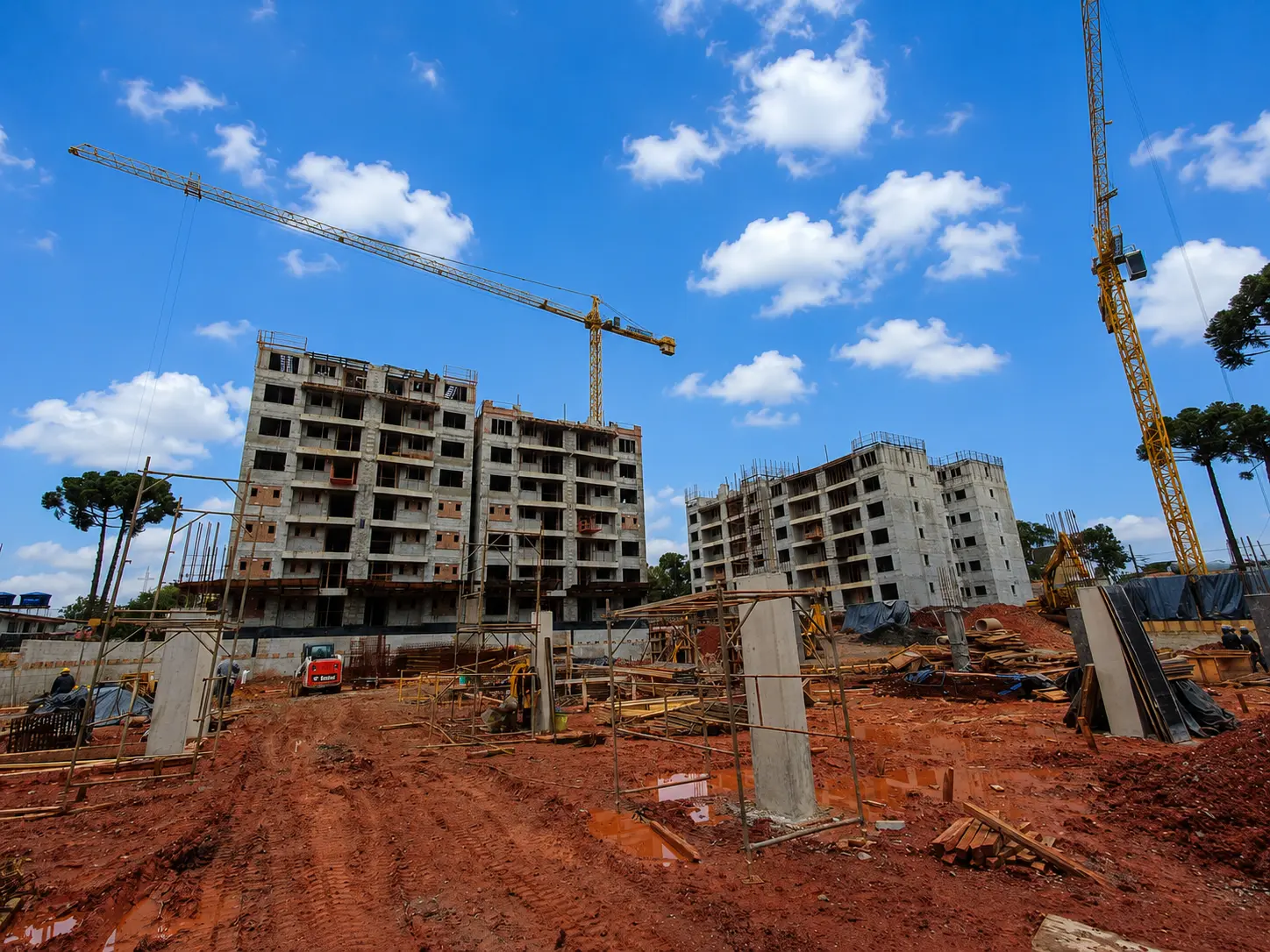 Torres em estrutura — julho de 2026